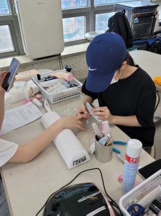 네일아트반 수업